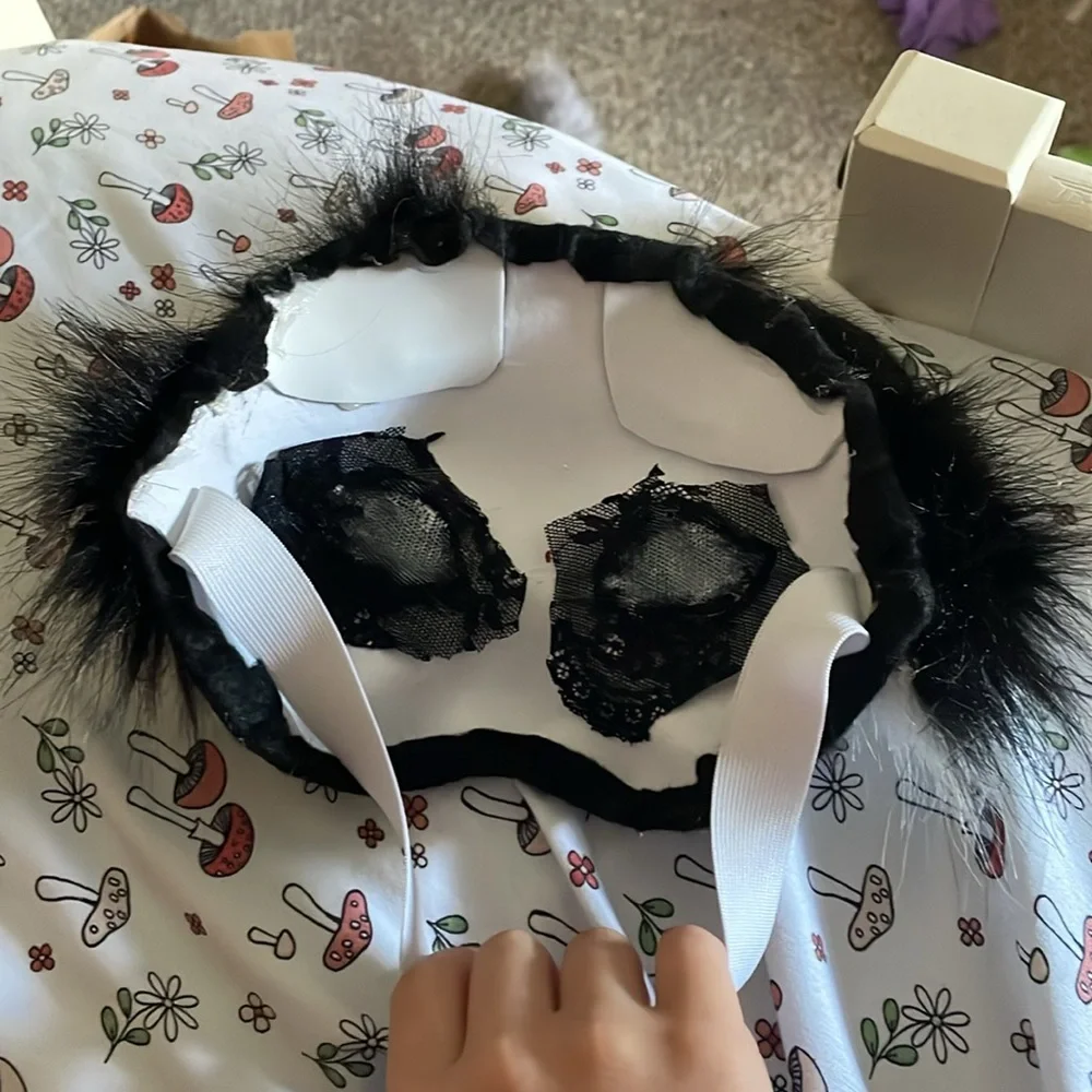 Feline mask!! New mask|cat| w/clip on bow accessory! Vision is clear! Durable!!!